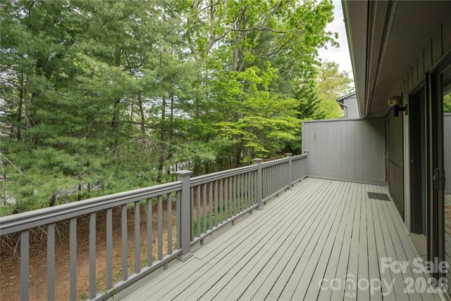 434 Crowfields Drive, Asheville, NC 28803