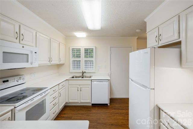434 Crowfields Drive, Asheville, NC 28803