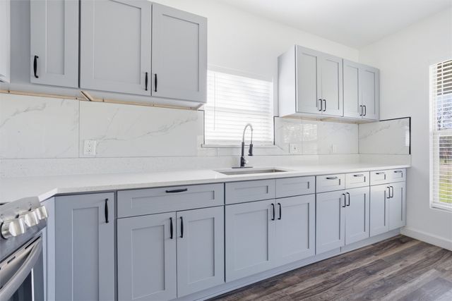 300 S 2nd Street, Tehuacana, TX 76686