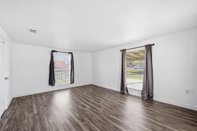 300 S 2nd Street, Tehuacana, TX 76686