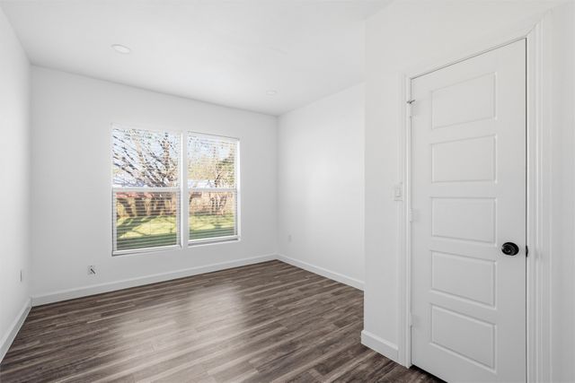 300 S 2nd Street, Tehuacana, TX 76686