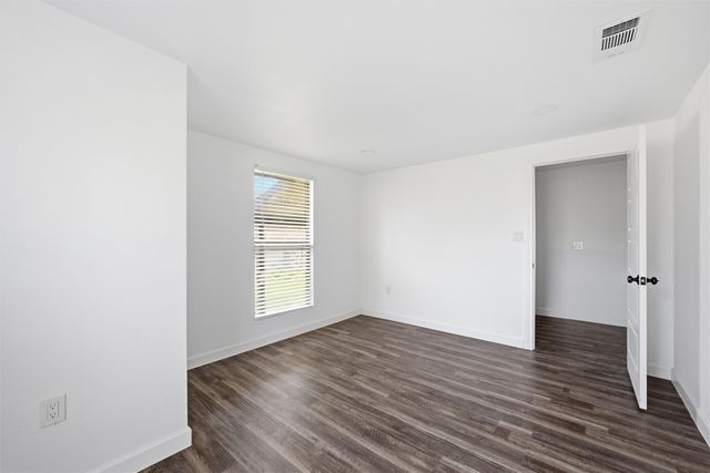 300 S 2nd Street, Tehuacana, TX 76686