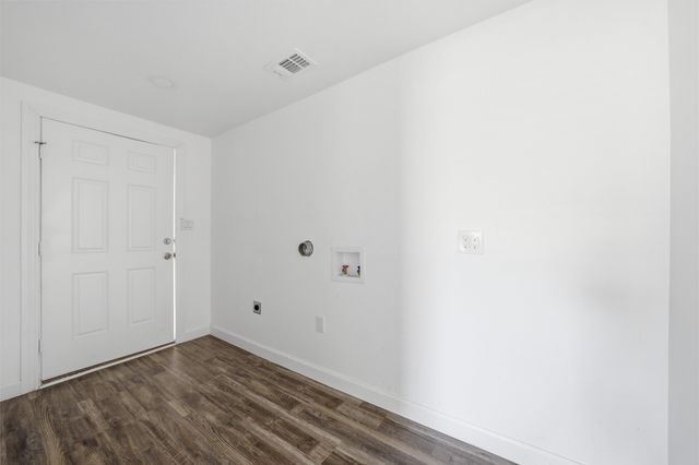 300 S 2nd Street, Tehuacana, TX 76686