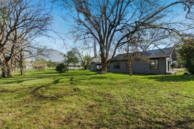 300 S 2nd Street, Tehuacana, TX 76686