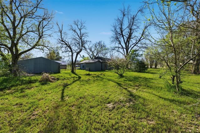300 S 2nd Street, Tehuacana, TX 76686