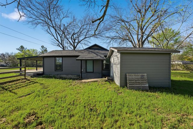 300 S 2nd Street, Tehuacana, TX 76686