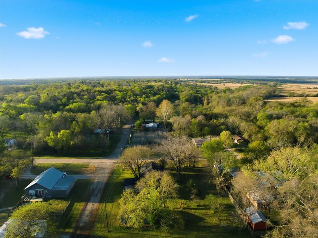 300 S 2nd Street, Tehuacana, TX 76686