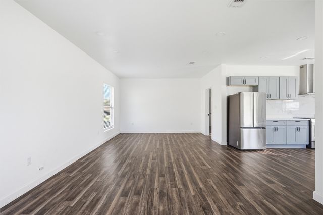 300 S 2nd Street, Tehuacana, TX 76686