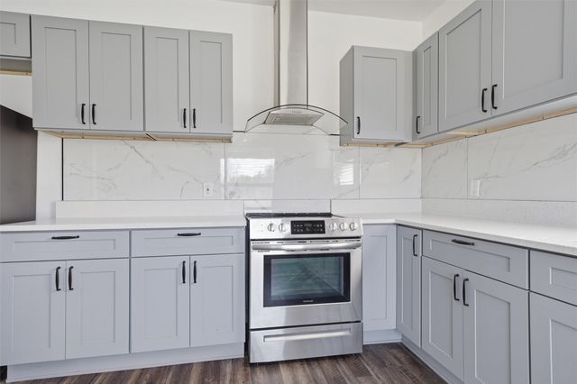 300 S 2nd Street, Tehuacana, TX 76686