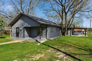 300 S 2nd Street, Tehuacana, TX 76686