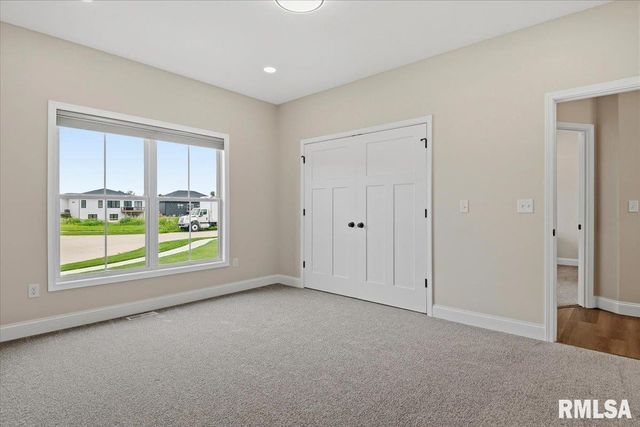 55 Firefly Court, Chatham, IL 62629