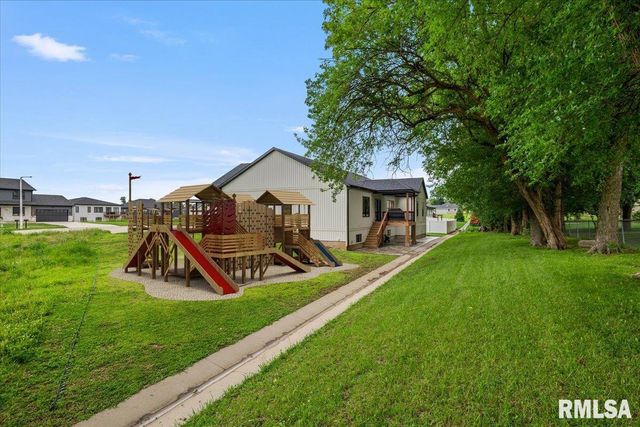 55 Firefly Court, Chatham, IL 62629
