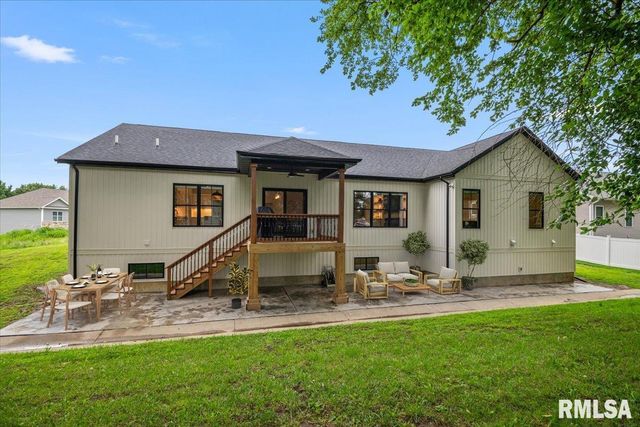 55 Firefly Court, Chatham, IL 62629