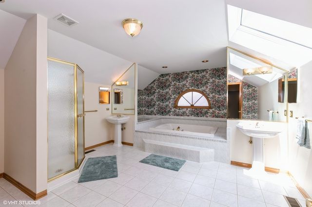 15537 Harbor Town Drive, Orland Park, IL 60462