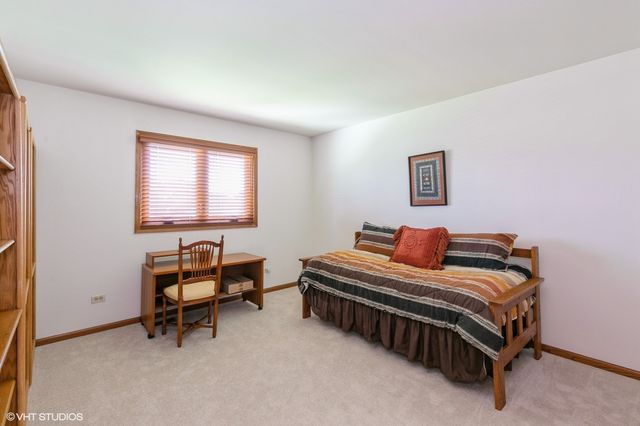 15537 Harbor Town Drive, Orland Park, IL 60462