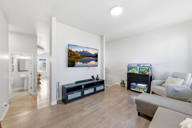 5373 W BOWSTRING WAY, South Jordan, UT 84009