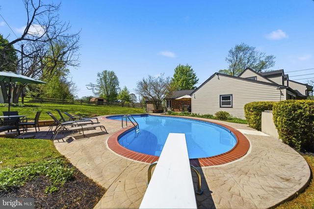 302 LUCKY HILL RD, West Chester, PA 19382