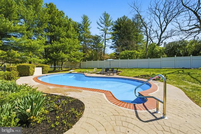 302 LUCKY HILL RD, West Chester, PA 19382