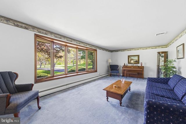 302 LUCKY HILL RD, West Chester, PA 19382
