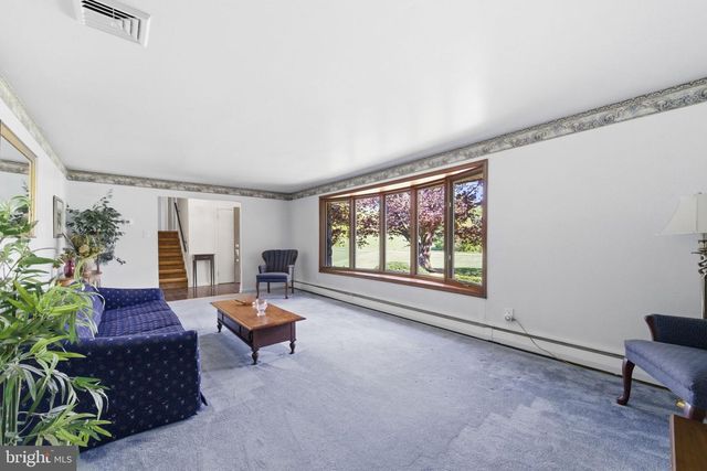 302 LUCKY HILL RD, West Chester, PA 19382