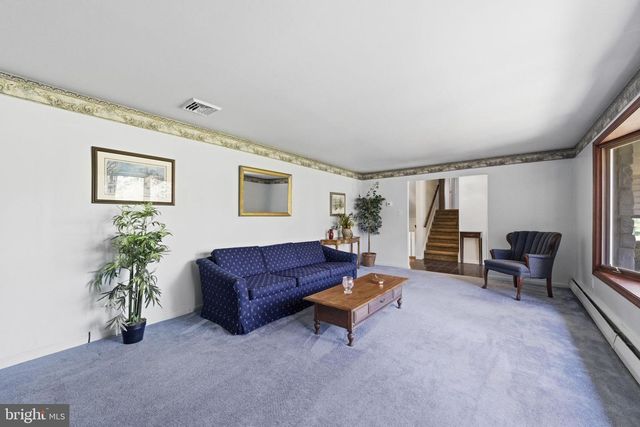 302 LUCKY HILL RD, West Chester, PA 19382