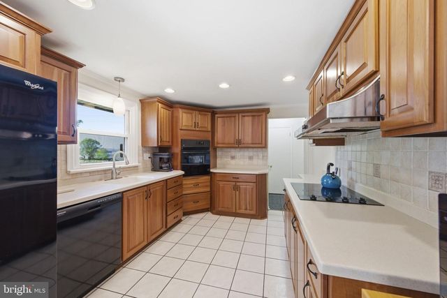 302 LUCKY HILL RD, West Chester, PA 19382