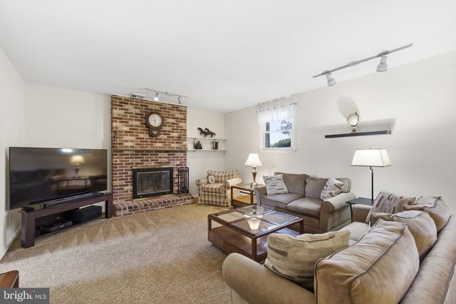 302 LUCKY HILL RD, West Chester, PA 19382