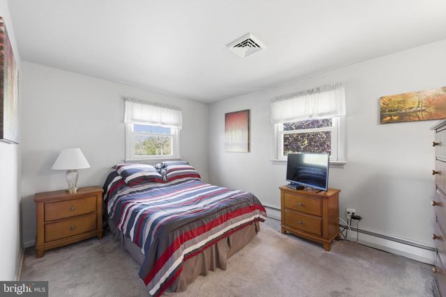 302 LUCKY HILL RD, West Chester, PA 19382