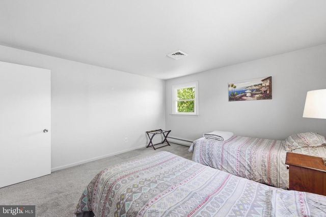 302 LUCKY HILL RD, West Chester, PA 19382