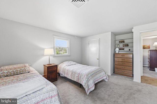 302 LUCKY HILL RD, West Chester, PA 19382