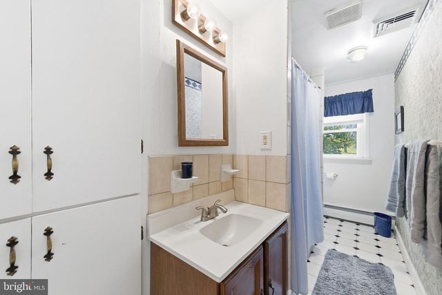 302 LUCKY HILL RD, West Chester, PA 19382
