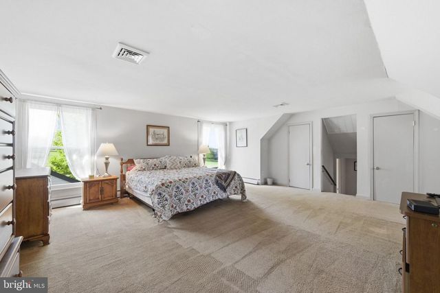 302 LUCKY HILL RD, West Chester, PA 19382