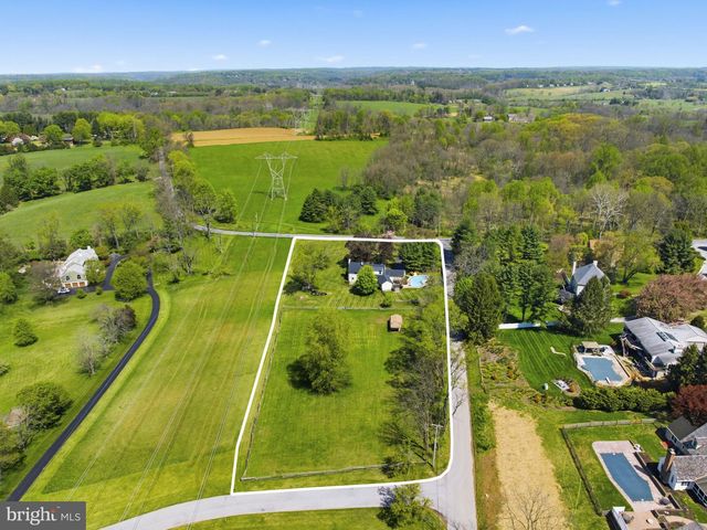 302 LUCKY HILL RD, West Chester, PA 19382