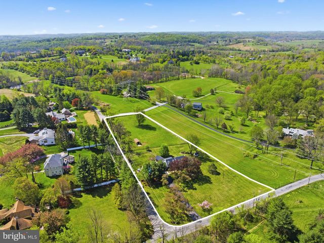302 LUCKY HILL RD, West Chester, PA 19382