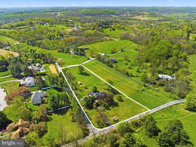 302 LUCKY HILL RD, West Chester, PA 19382