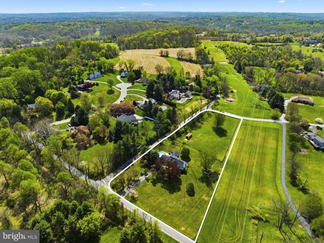 302 LUCKY HILL RD, West Chester, PA 19382
