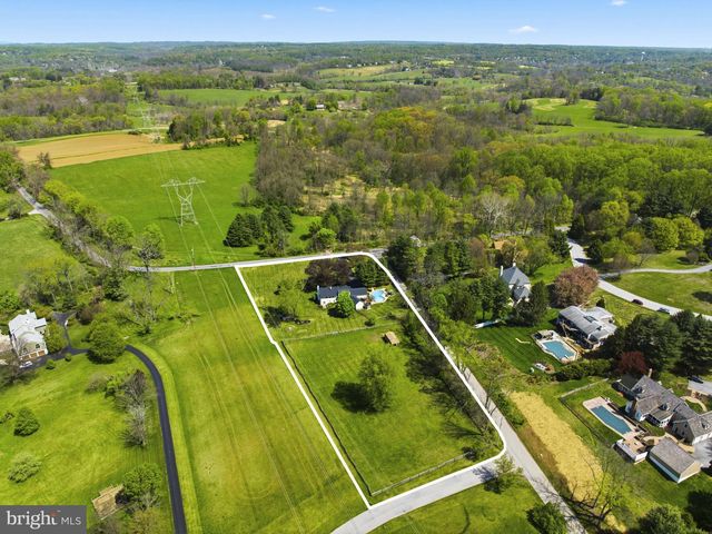 302 LUCKY HILL RD, West Chester, PA 19382