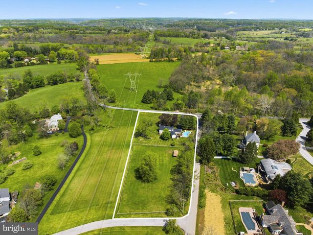 302 LUCKY HILL RD, West Chester, PA 19382