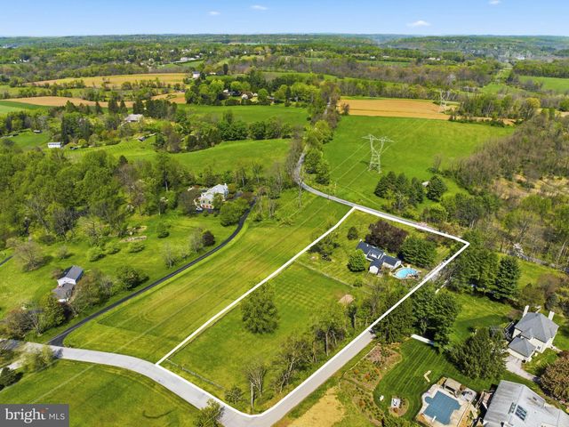 302 LUCKY HILL RD, West Chester, PA 19382