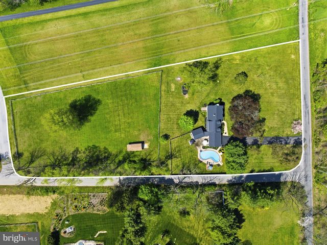 302 LUCKY HILL RD, West Chester, PA 19382