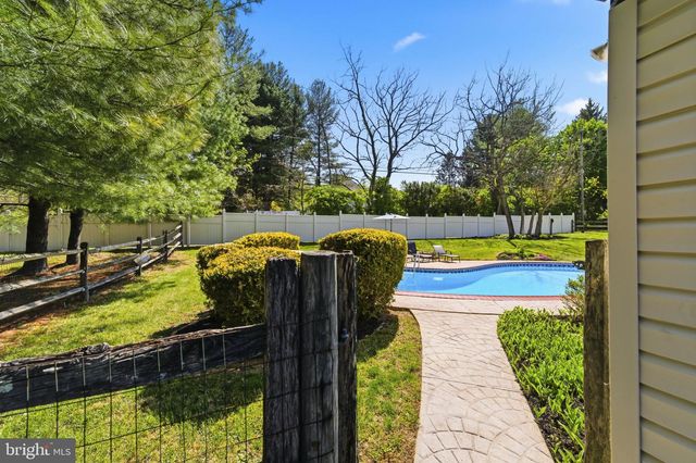 302 LUCKY HILL RD, West Chester, PA 19382