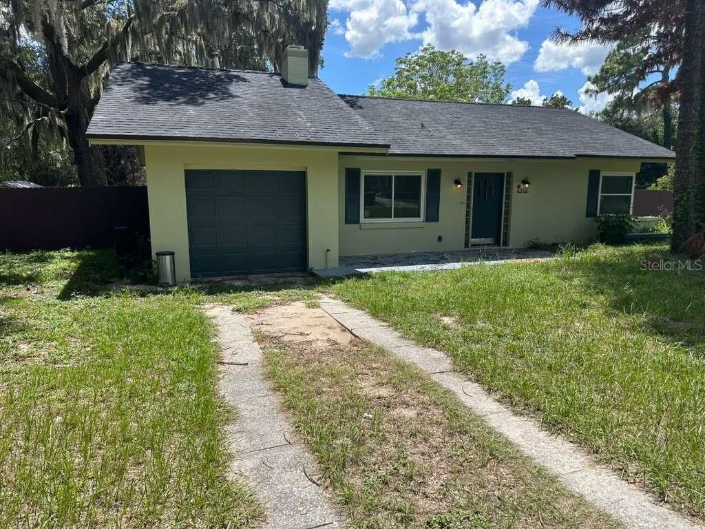 1065 W MAGNOLIA STREET, Clermont, FL 34711