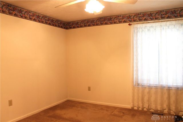 174 Candle Court, Englewood, OH 45322