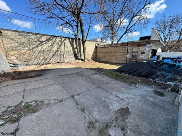 217 Lawrence St, Paterson City, NJ 07501