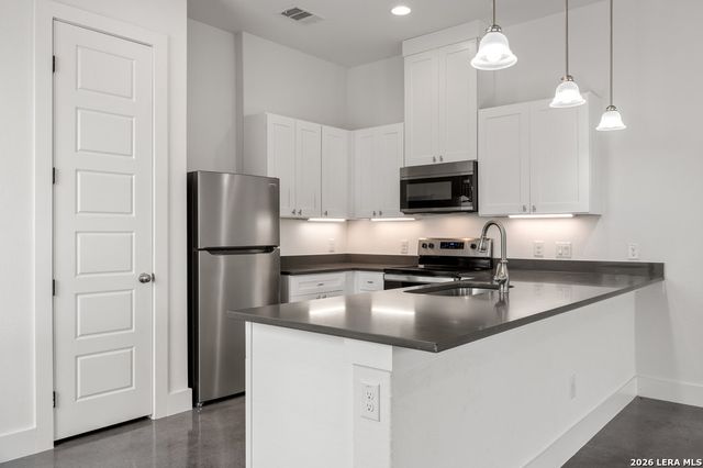 215 San Salvador Ave Unit 101, San Antonio, TX 78210