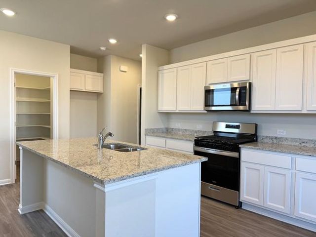 239 Hidalgo LN, Elgin, TX 78621