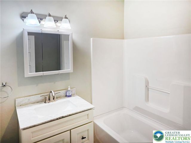 1401 Broadway 1, Fountain Hill Boro, PA 18015