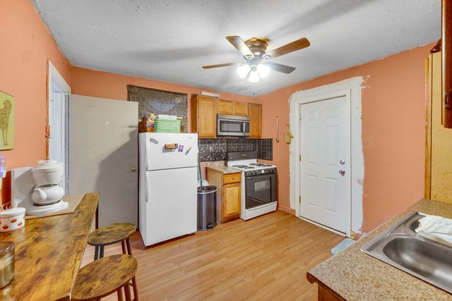 6752 S Peoria Street, Chicago, IL 60621