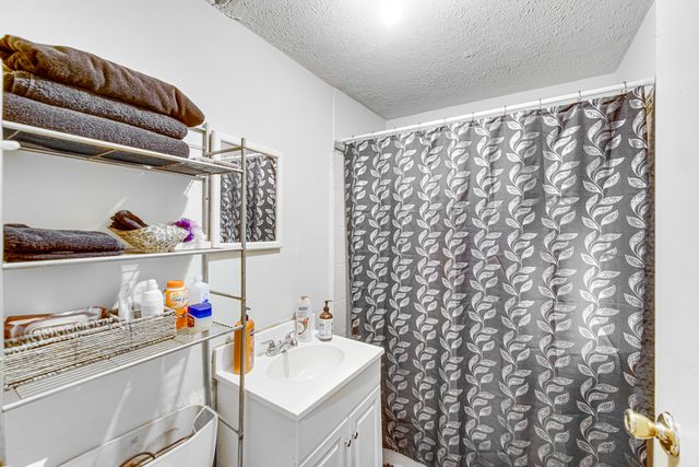 6752 S Peoria Street, Chicago, IL 60621