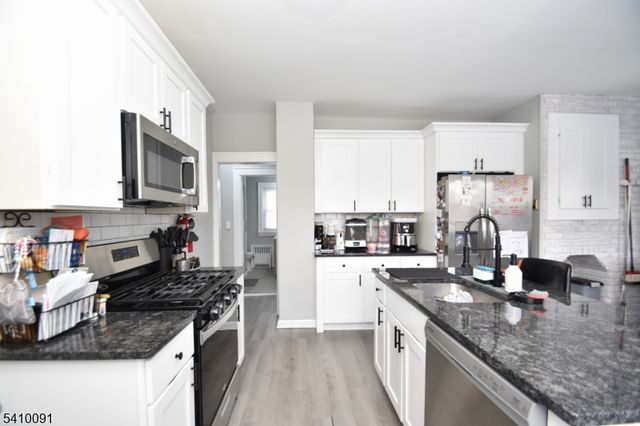 30 Woodside Ave, Haledon Boro, NJ 07508